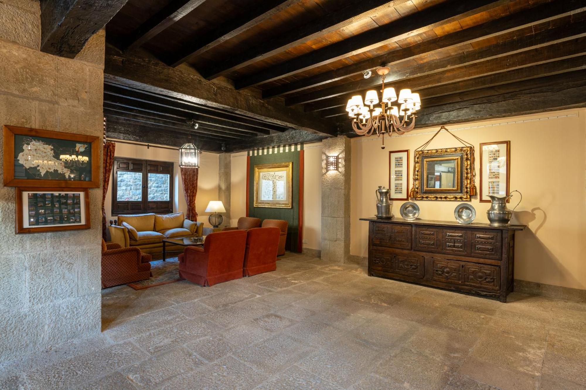 Parador De Сос-дель-Рей-Католіко Екстер'єр фото